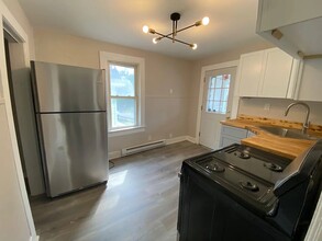 1252 S 6th Ave-Unit -2, in Scranton, PA - Building Photo - Building Photo