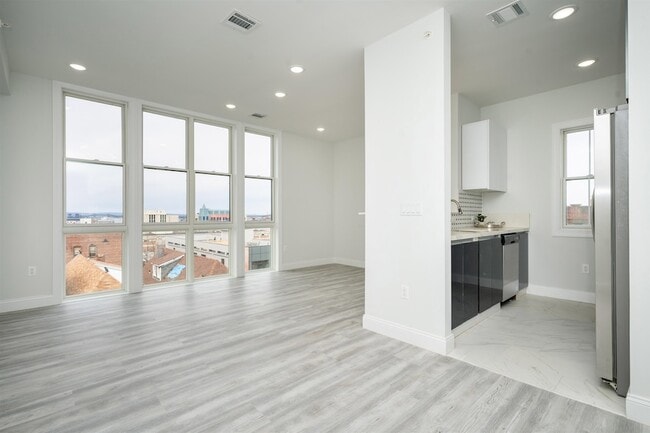 144 Bergen Ave in Jersey City, NJ - Building Photo - Building Photo