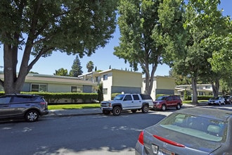 Glen Terraces in San Jose, CA - Building Photo - Building Photo