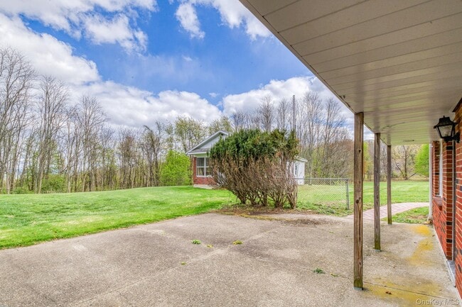 353 Candlestick Hill Rd in Newburgh, NY - Building Photo - Building Photo