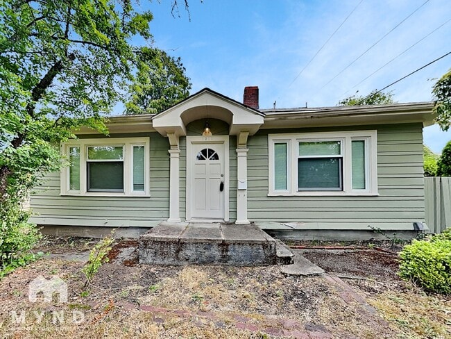 property at 1311 N Alder St