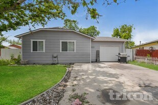 2123 Wedgewood Dr in Greeley, CO - Building Photo