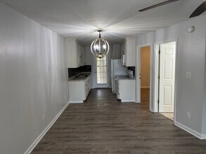 2052 Darnell Cir in Tallahassee, FL - Building Photo - Building Photo