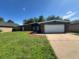 11004 NW 115th St in Yukon, OK - Building Photo