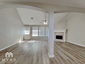 7606 Bronze Trail Dr in Humble, TX - Foto de edificio - Building Photo