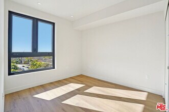 1110 Spaulding Ave in Los Angeles, CA - Foto de edificio - Building Photo