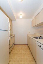 Shorecrest Apartments in Seattle, WA - Building Photo - Building Photo