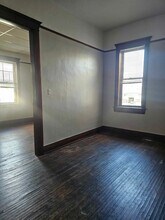 145 E Wooster St in Bowling Green, OH - Building Photo - Building Photo