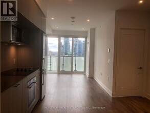 575-2575 Bloor St E in Toronto, ON - Building Photo - Building Photo