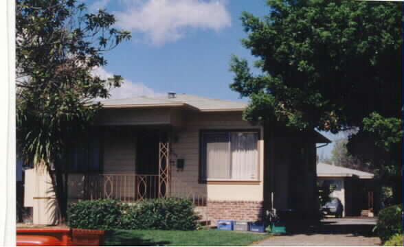 1042-1044 Madison Ave in Redwood City, CA - Foto de edificio - Building Photo