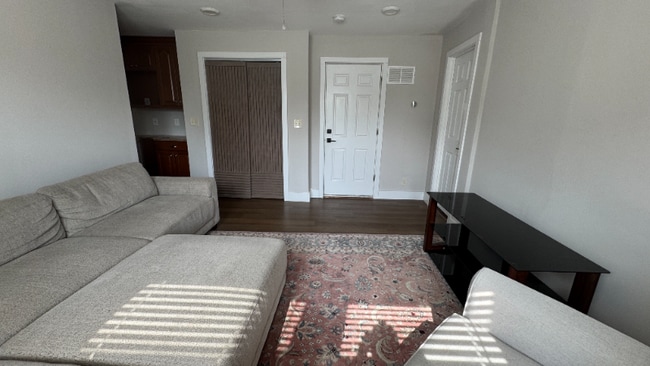92 Rector St in Millburn, NJ - Building Photo - Building Photo