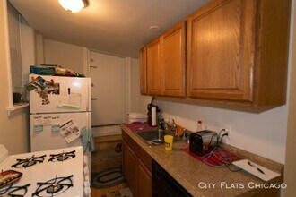 837.5 W Cornelia Ave-Unit -Unit B in Chicago, IL - Building Photo - Building Photo