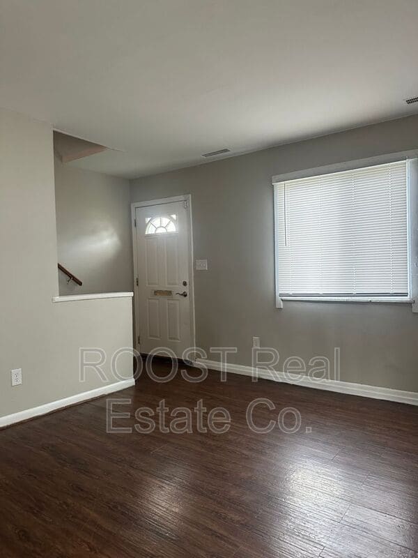 2957-2959-2959 E 11th Ave in Columbus, OH - Foto de edificio - Building Photo