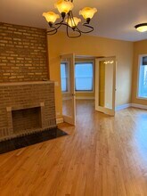 7726 N Paulina St #1, Unit 2 in Chicago, IL - Building Photo - Building Photo