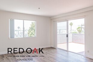 5541 Fulcher Ave in Los Angeles, CA - Building Photo