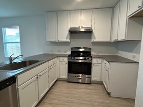 4918 Legacy Trl in Von Ormy, TX - Building Photo - Building Photo