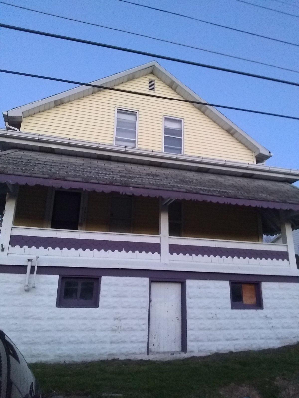 1413 Cambria Ave in Connellsville, PA - Building Photo - Building Photo