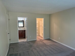 1109 Bellefield Park Ln in Bellevue, WA - Building Photo - Building Photo