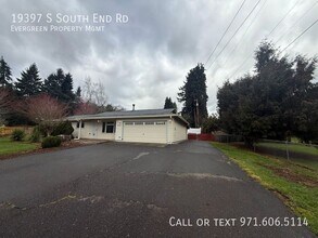 19397 South End Rd in Oregon City, OR - Building Photo - Building Photo