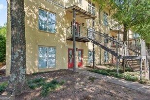 1195 Milton Terrace SE, Unit 2201 in Atlanta, GA - Building Photo