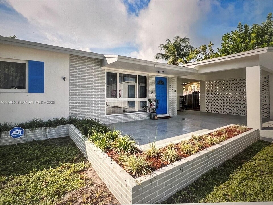 120 NE 26th St in Pompano Beach, FL - Building Photo
