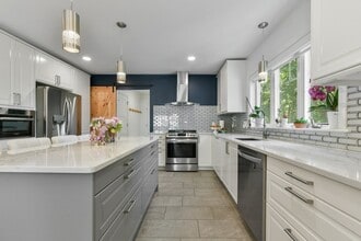 10 Farrow St in Winchester, MA - Building Photo - Building Photo