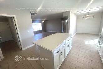 11012 N 47th Ave in Glendale, AZ - Foto de edificio - Building Photo