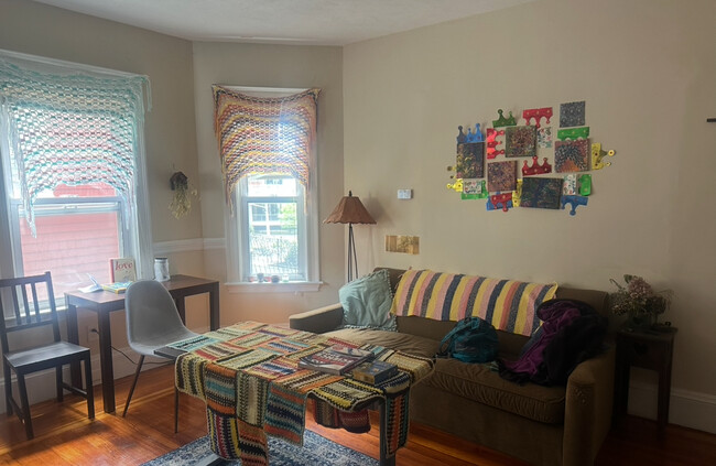 1081 Broadway, Unit 1 in Somerville, MA - Building Photo - Building Photo