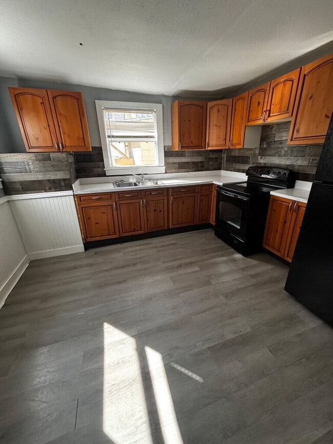 2320 W Walnut St in Tampa, FL - Building Photo - Building Photo