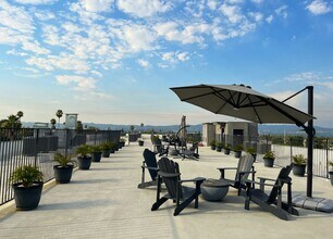 16030 Sherman Way in Los Angeles, CA - Building Photo - Building Photo