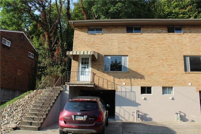 property at 1415 Pine Hollow Rd