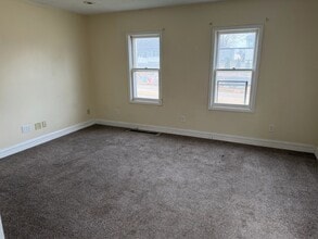 1233 2nd Ave S in Clinton, IA - Building Photo - Building Photo