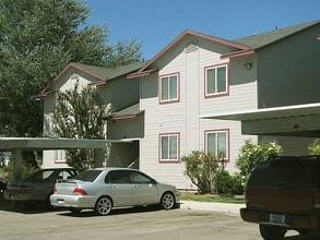 Greens Place in Mountain Home, ID - Foto de edificio - Building Photo
