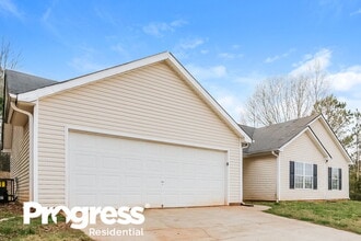 458 Old Tree Dr in Jackson, GA - Building Photo - Building Photo