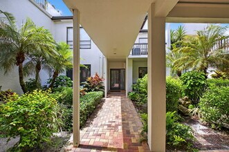 830 Greensward Ct in Delray Beach, FL - Building Photo - Building Photo