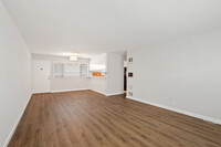 303 California Ave, 3 blocks to the beach,... in Santa Monica, CA - Building Photo - Building Photo