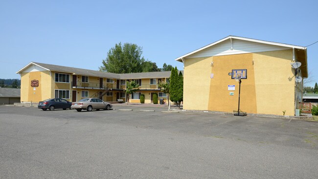 4545 SE Ina Ave in Milwaukie, OR - Foto de edificio - Building Photo