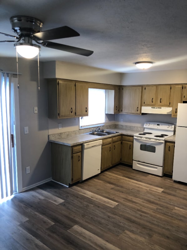 1120 Sunford Ave SE in North Canton, OH - Building Photo - Building Photo