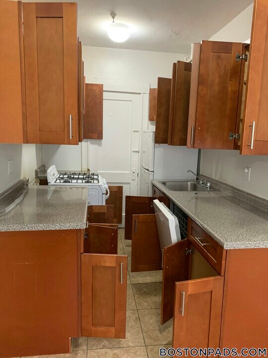 1171 Boylston St in Boston, MA - Building Photo
