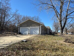 12 SE 190 Rd in Warrensburg, MO - Building Photo - Building Photo