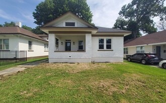1074 Forest Ave in Memphis, TN - Building Photo