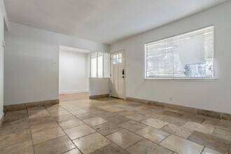 104 Prestwick Blvd in San Antonio, TX - Building Photo - Building Photo