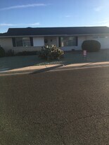 10801 W Hutton Dr in Sun City, AZ - Building Photo