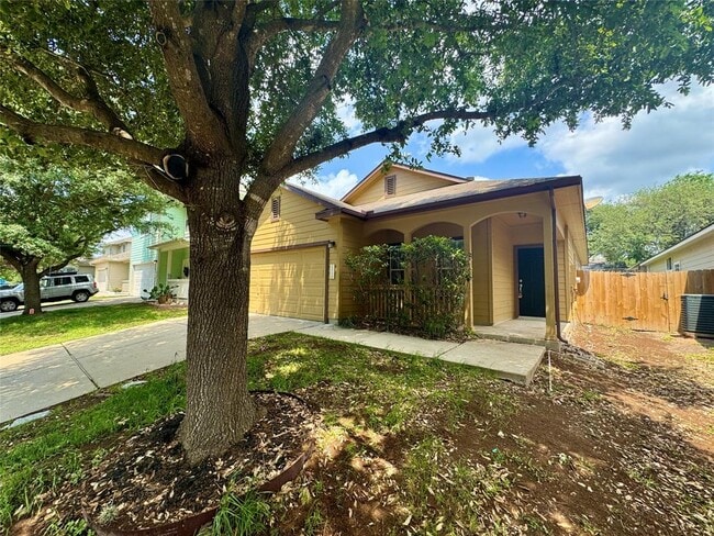 2110 Charlotte Estates Dr in Austin, TX - Building Photo - Building Photo