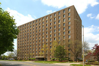 Pallister Plaisance Apartments in Detroit, MI - Foto de edificio - Building Photo