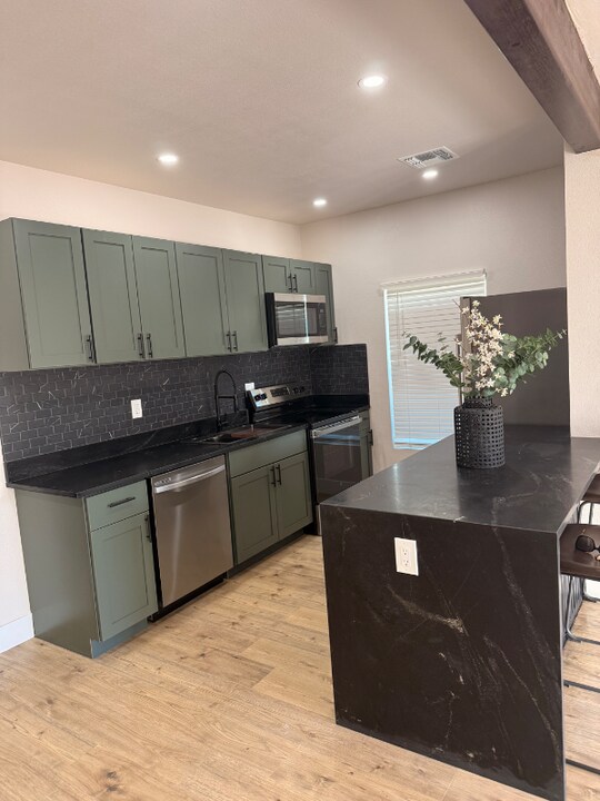 1016 E McKinley St in Phoenix, AZ - Foto de edificio