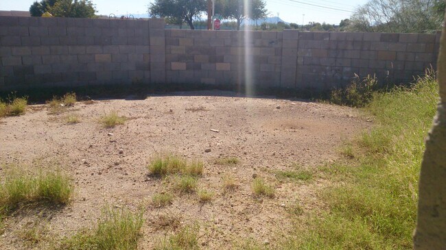 2102 E Wedwick St in Tucson, AZ - Building Photo - Building Photo