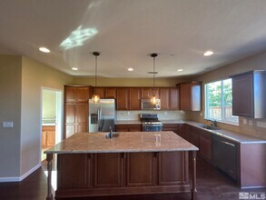 5421 Energystone Dr in Sparks, NV - Building Photo - Building Photo