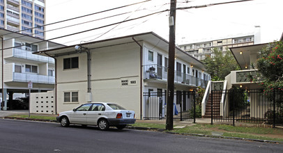 1663 Kewalo St in Honolulu, HI - Building Photo - Building Photo