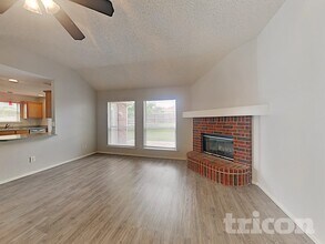 2316 Harvest Glen Ct in Fort Worth, TX - Building Photo - Building Photo